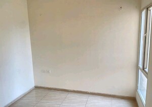 Room in 3 BHK Apartment at Gaur Atulyam, Omicron I Greater Noida – for Rent