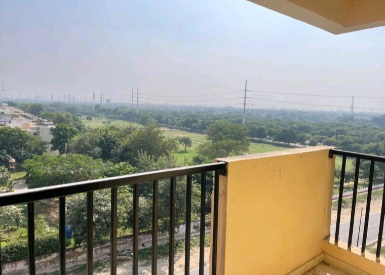 Balcony, gaur-atulyam 3 Bedroom 1300 Sq.Ft. Apartment In Omicron I Greater Noida Greater Noida 10352149