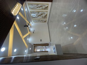 Furnished Amenities in 3 BHK Builder Floor at BPTP District 3, Sector 85 – for Sale