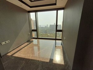 Room in 4 BHK Apartment at Lodha Trump Tower, Worli – for Sale