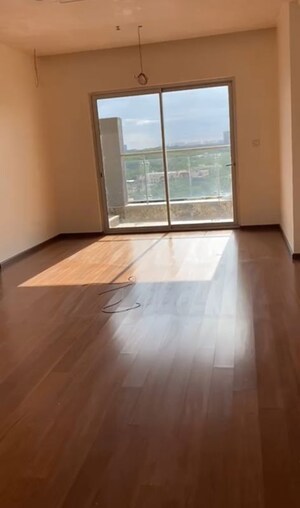 Room in 3 BHK Apartment at Prestige Beverly Hills, Kokapet – for Rent