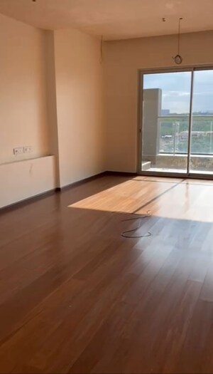 Room in 3 BHK Apartment at Prestige Beverly Hills, Kokapet – for Rent