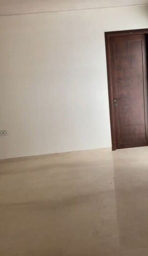 Room in 3 BHK Apartment at Prestige Beverly Hills, Kokapet – for Rent