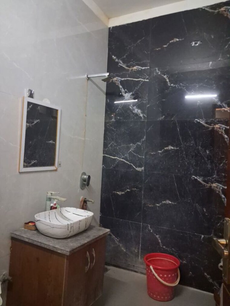 Bathroom, rajendra colony 2 Bedroom 1450 Sq.Ft. Builder Floor In Rajendra Colony Faridabad 10352193