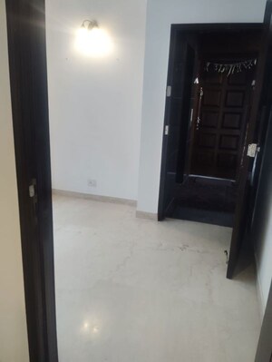 Room in 3 BHK Builder Floor at Vasant Vihar – for Rent