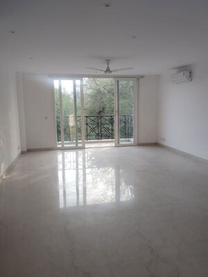 Room in 3 BHK Builder Floor at Vasant Vihar – for Rent