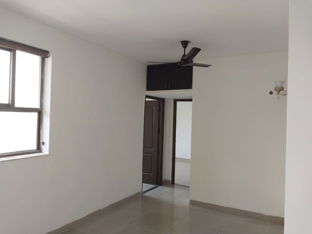 3 BHK + Pooja Room,Servant Room 1877 Sq.Ft. Apartment in Unitech Fresco