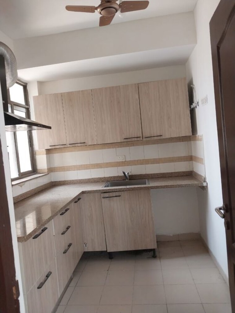 Bathroom, unitech-fresco 3 Bedroom 1877 Sq.Ft. Apartment In Sector 50 Gurgaon 10352234