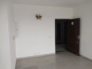 Room in 3 BHK Apartment at Unitech Fresco, Sector 50 – for Sale