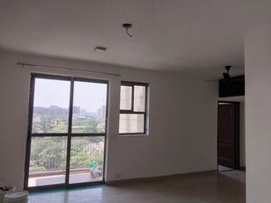 Room in 3 BHK Apartment at Unitech Fresco, Sector 50 – for Sale