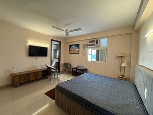 Bedroom in 1 BHK Apartment at Chattarpur – for Rent
