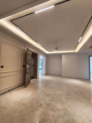 Room in 2 BHK Apartment at Dlf Cyber City, Sector 24 – for Rent