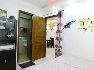 Room in 3 BHK Apartment at Palm Residency Chhatarpur, Chattarpur – for Rent