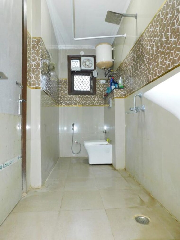 Bathroom, palm-residency-chhatarpur 3 Bedroom 1300 Sq.Ft. Apartment In Chattarpur Delhi 10352262