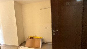 Furnished Amenities in 3 BHK Apartment at Jaypee Greens Kalypso Court, Sector 128 – for Rent