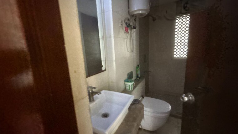 Bathroom, jaypee-greens-kalypso-court 3 Bedroom 2600 Sq.Ft. Apartment In Sector 128 Noida 10352268