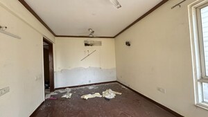 Room in 3 BHK Apartment at Jaypee Greens Kalypso Court, Sector 128 – for Rent