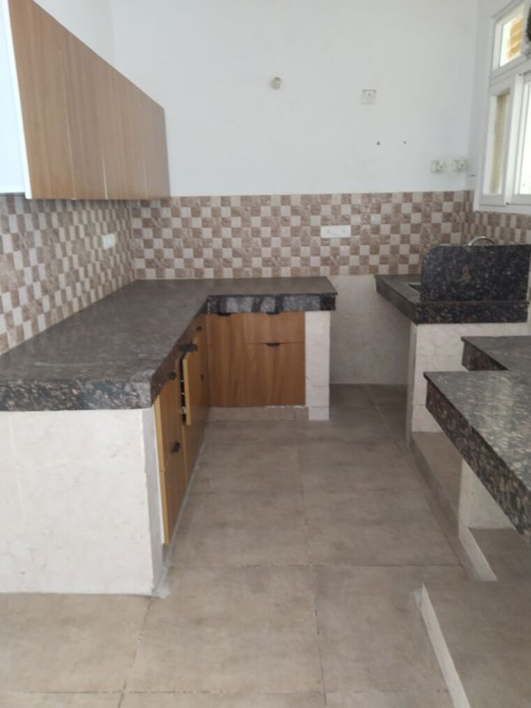 Kitchen, sector 36 1 Bedroom 1600 Sq.Ft. Builder Floor In Sector 36 Noida 10352278