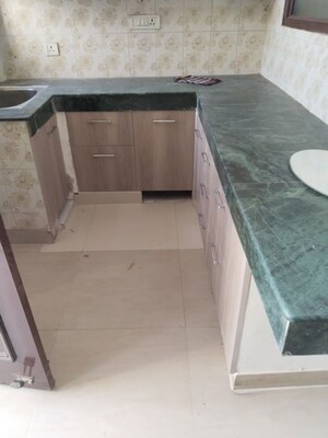 Bathroom in 1 BHK Builder Floor at Sector 49 – for Rent