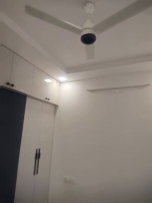 Room in 2 BHK Apartment at Alkapoor – for Sale