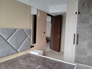 Room in 3 BHK Apartment at Lower Parel – for Rent