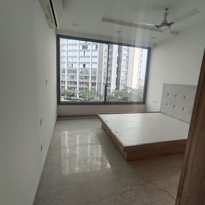 Room in 3 BHK Apartment at Oberoi Exquisite Goregaon, Goregaon East – for Rent