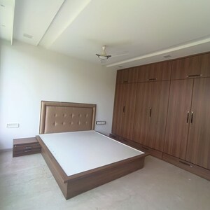 Room in 3 BHK Apartment at Oberoi Exquisite Goregaon, Goregaon East – for Rent