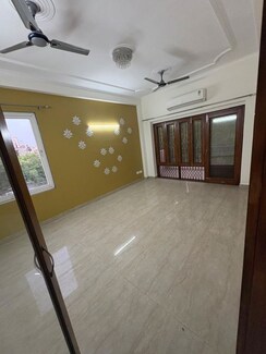 3 BHK + Pooja Room,Store Room Builder Floor For Rent in Kalkaji
