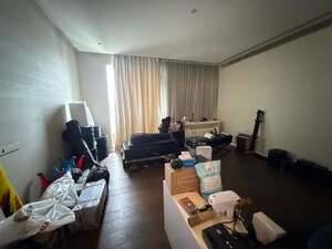 Room in 5 BHK Apartment at Panchshil Trump Towers, Kalyani Nagar – for Rent