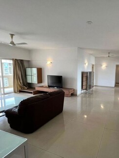 4 BHK + Pooja Room,Servant Room,Store Room Apartment For Rent in Waterfront Condominiums