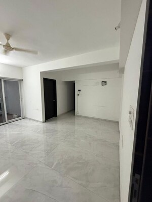 Room in 2 BHK Apartment at RR Lunkad 66 Avenue, Pimple Nilakh – for Rent