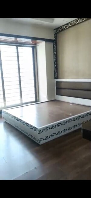 Master Bedroom in 3 BHK Apartment at Sheth Polaris, Goregaon West – for Rent