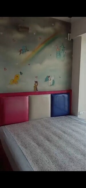 Room in 3 BHK Apartment at Sheth Polaris, Goregaon West – for Rent