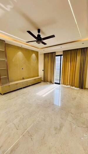 Bedroom in 2 BHK Apartment at Dlf Cyber City, Sector 24 – for Rent