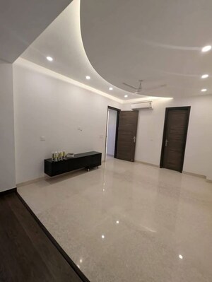 Kitchen in 2.5 BHK Apartment at Dlf Cyber City, Sector 24 – for Rent