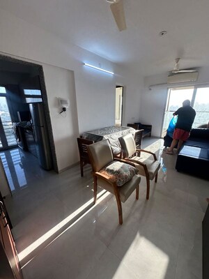 Hall in 2 BHK Apartment at Vaibhavlaxmi Address 51, Bandra East – for Rent