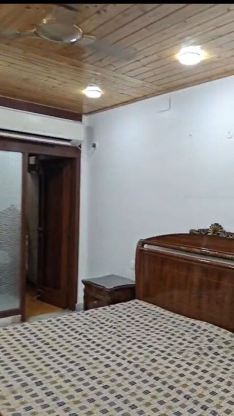 Bedroom, new rajinder nagar 3 Bedroom 1158 Sq.Ft. Builder Floor In New Rajinder Nagar Delhi 10352521
