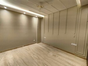 Room in 3.5 BHK Apartment at Dlf Cyber City, Sector 24 – for Rent