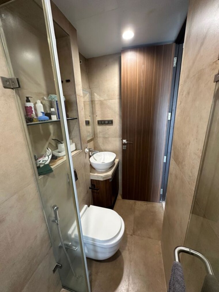 Bathroom, lashkaria-empress 2 Bedroom 850 Sq.Ft. Apartment In Andheri West Mumbai 10352556