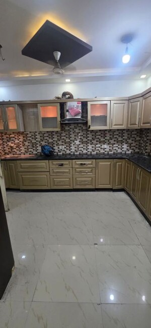 Kitchen in 4 BHK Apartment at Parsvnath Planet, Gomti Nagar – for Rent