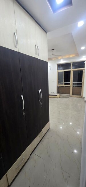 Furnished Amenities in 4 BHK Apartment at Parsvnath Planet, Gomti Nagar – for Rent