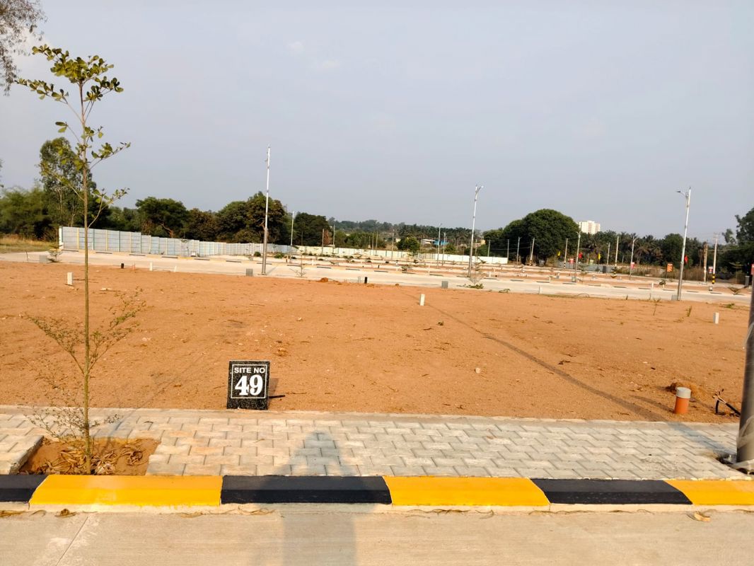 Plot For Sale in Solsinda