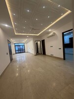 3 BHK + Servant Room 2500 Sq.Ft. Builder Floor in Unitech South City 1