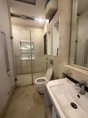 Bathroom in 3 BHK Builder Floor at Unitech South City 1, South City 1 – for Rent
