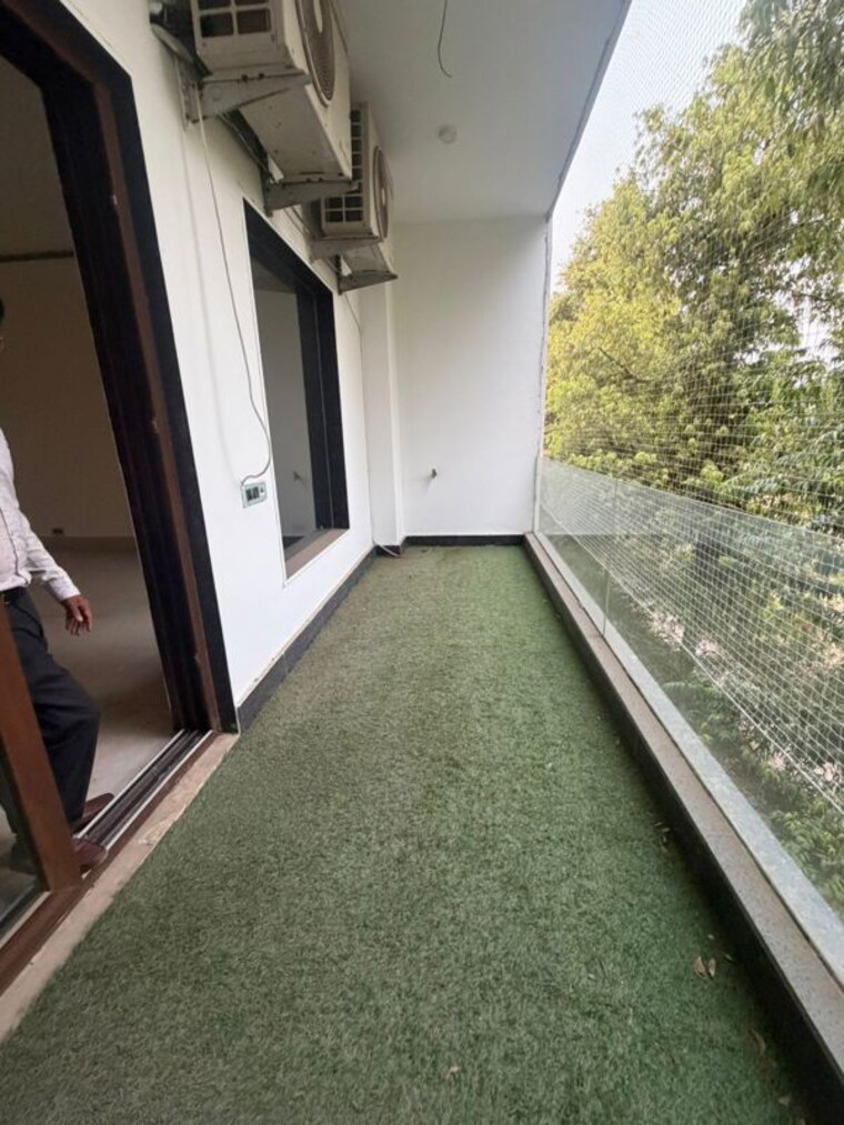 Balcony, unitech-south-city-1 3 Bedroom 2500 Sq.Ft. Builder Floor In South City 1 Gurgaon 10348454