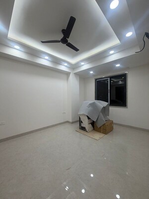 Room in 3 BHK Builder Floor at Sector 15 ii – for Rent