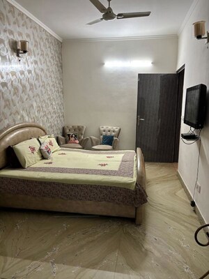 Bedroom in 3 BHK Builder Floor at South City 1 – for Rent