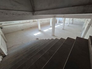  Warehouse For Rent in Saha