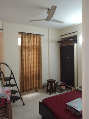 Team Area in 3 BHK Builder Floor at Maple Heights, Sector 43 – for Rent