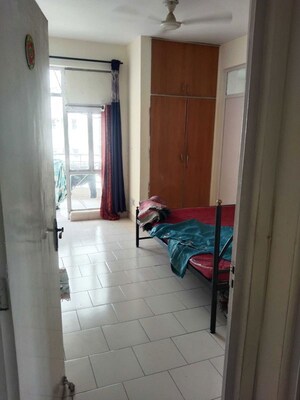 Bathroom in 3 BHK Builder Floor at Maple Heights, Sector 43 – for Rent